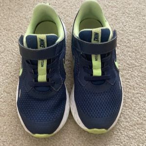 Nike Revolution Boys Size 12